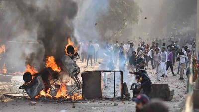 Administration strict on Delhi violence, High Court judge orders from home at midnight
