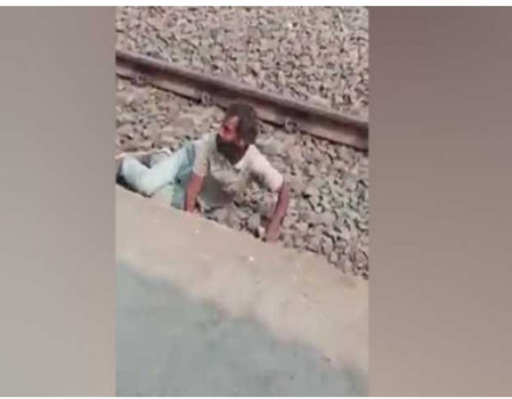 VIDEO: This young man narrowly escaped death who fell between rail tracks...