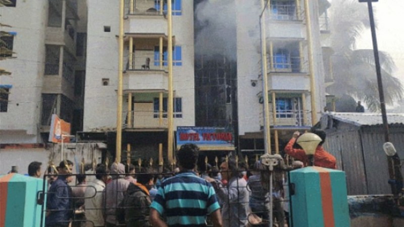 Fire breaks out in this building in Mumbai's Royal Park area, 7 people lost their lives
