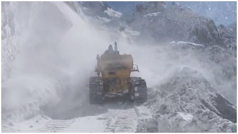 BRO records history! Zojila pass opened after 59 days