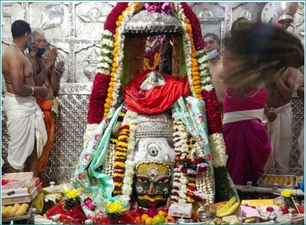 8000 devotees visited Baba Mahakal on first day of year in Mahakaleshwar temple