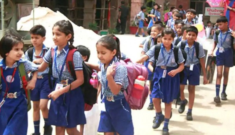 मुंबई में गहराया कोरोना संकट, 31 जनवरी के लिए बंद हुए स्कूल