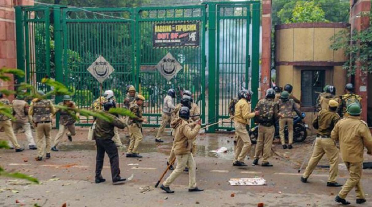 Jamia violence: Police accepts for first time, firing takes place during demonstration