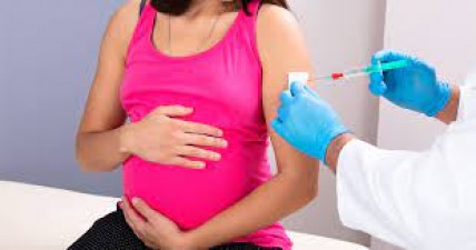 OMG! कोरोना वैक्सीन लगाने वाले पैदा नहीं कर पाएंगे बच्चा, जानिए क्या है सच्चाई?