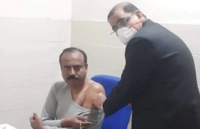 पटना में भाजपा MLA ने लगवाई कोरोना वैक्सीन, बोले- विपक्ष को करारा जवाब