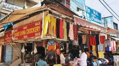 कोरोना के कहर के बीच गाइडलाइन्स का उल्लंघन, दिल्ली में बंद किए गए दो बड़े मार्केट