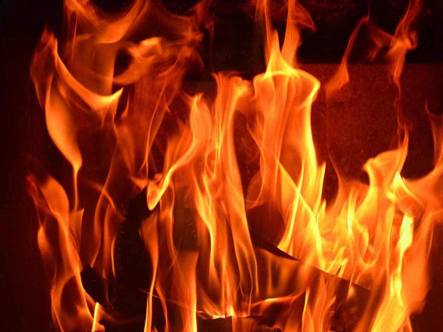 Fire breaks out again in Delhi, 1 dead