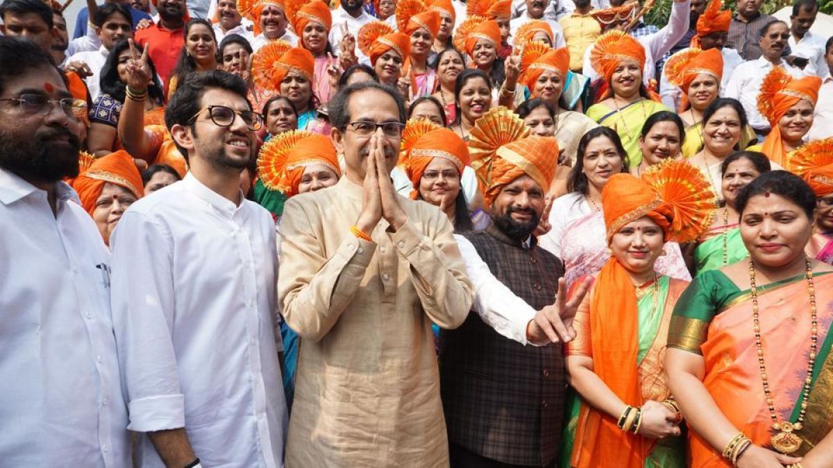 Opposition targets CM Uddhav Thackeray, Fadnavis lashes out over Kashmir free poster