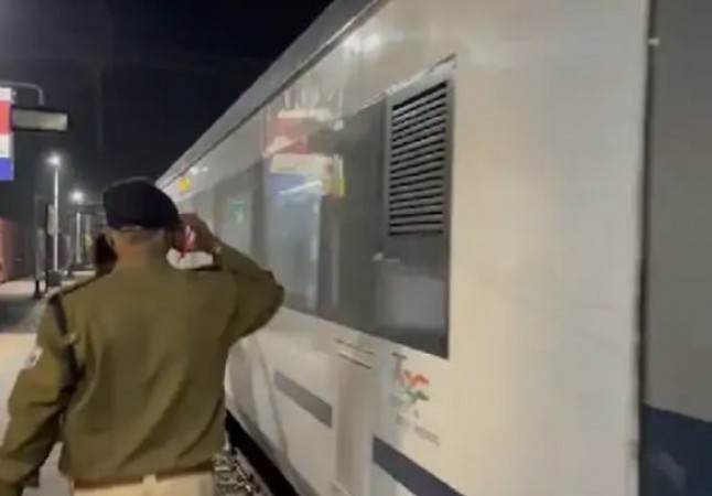 बंगाल में वंदे भारत ट्रेन पर फिर पथराव, एक हफ्ते के अंदर तीसरी घटना