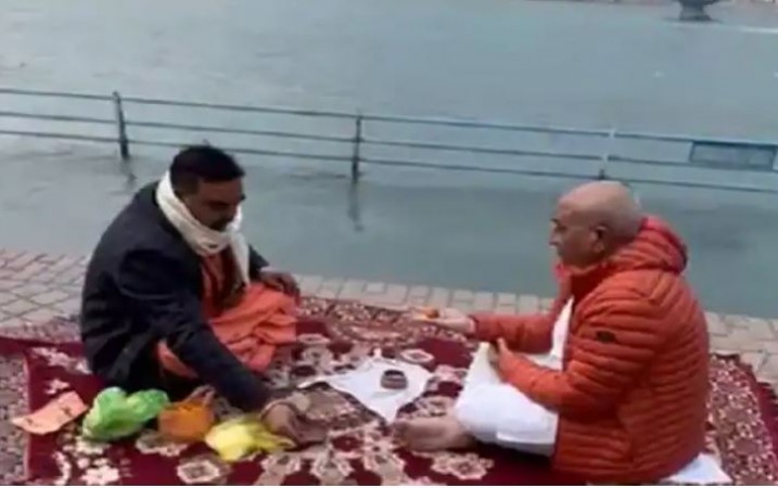 PM Modi's mother Hiraben's mortal remains immersed in Ganga