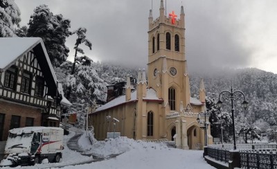 The period of snowfall continues from Kashmir to Uttarakhand, white sheet lying on the mountains.. Watch Video