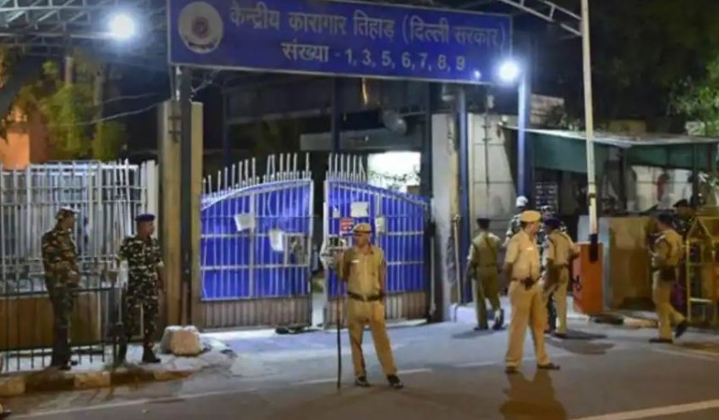 दिल्ली की जेलों में तेजी से फैल रहा कोरोना, 66 कैदी और 48 कर्मचारी मिले संक्रमित