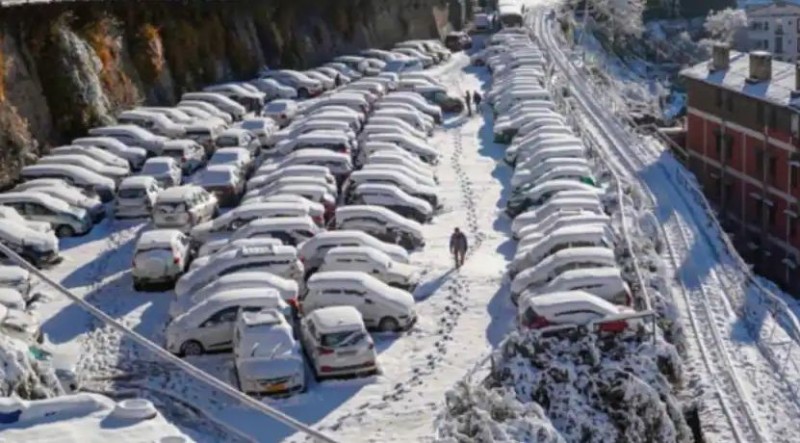Heavy snowfall in Himachal Pradesh, traffic stopped on 774 roads