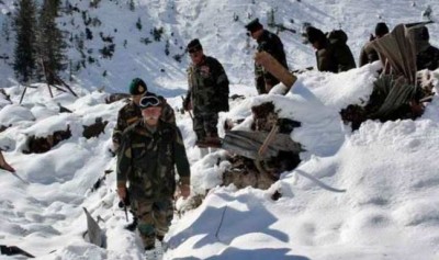 3 soldiers including JCO martyred after falling into an icy gorge in Machil sector of J&K