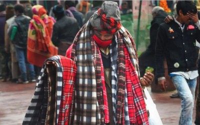 दिल्ली में अभी और लुढ़केगा पारा, कड़ाके की ठंड से ठिठुरेंगे राजधानी के लोग