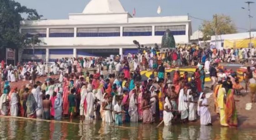 Makar Sankranti celebrated in Mandar, lakhs of people took a dip in holy Papharni Lake