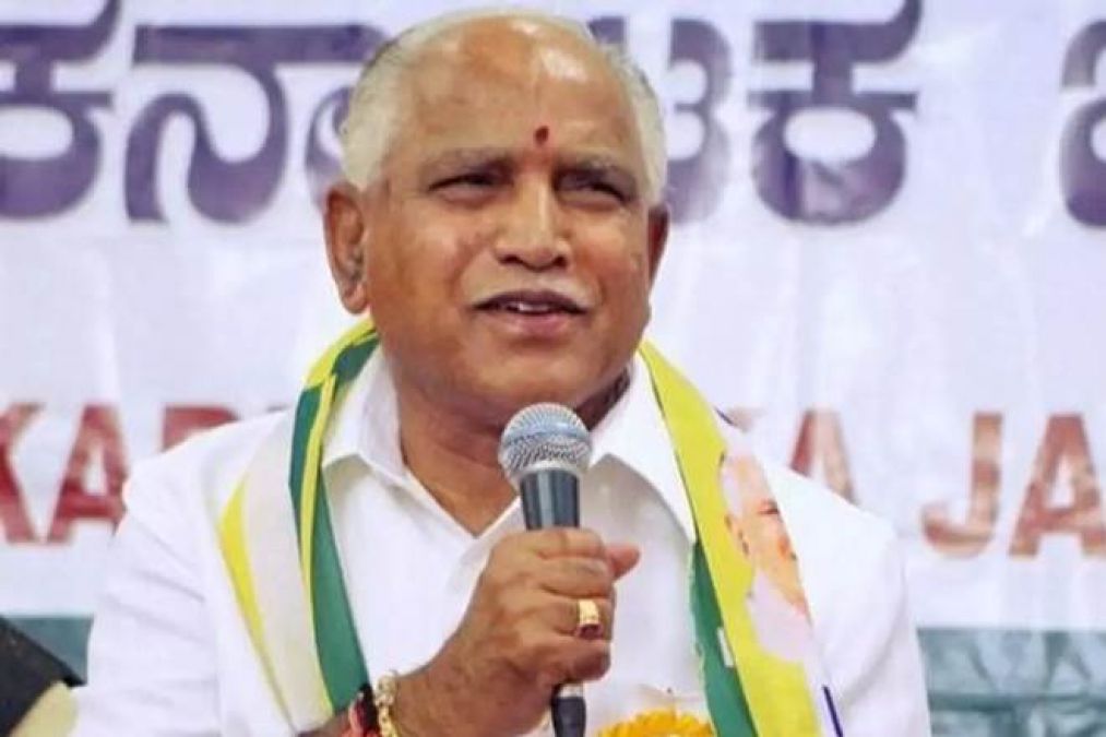 Karnataka: CM Yeddyurappa clashes with religious leader, threatens on stage