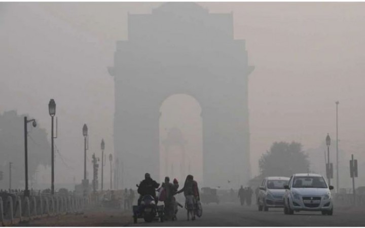 कोहरे की चादर में लिपटी दिल्ली, मौसम विभाग बोला- अभी और बढ़ेगी सर्दी