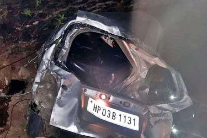 Tragic accident in Shimla, unruly car plunged into ditch killing two youths