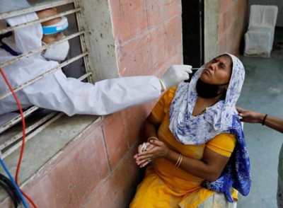 भारत में लगातार घट रहे कोरोना केस, पिछले 24 घंटों में सामने आए 15590 नए मामले