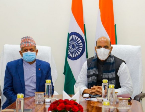 नेपाल के विदेश मंत्री से मिले राजनाथ सिंह, कहा- दोनों देशों के बीच असीम संभावनाएं