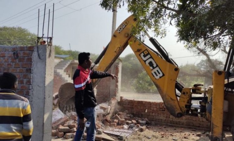 House of liquor smuggler demolished in Ujjain