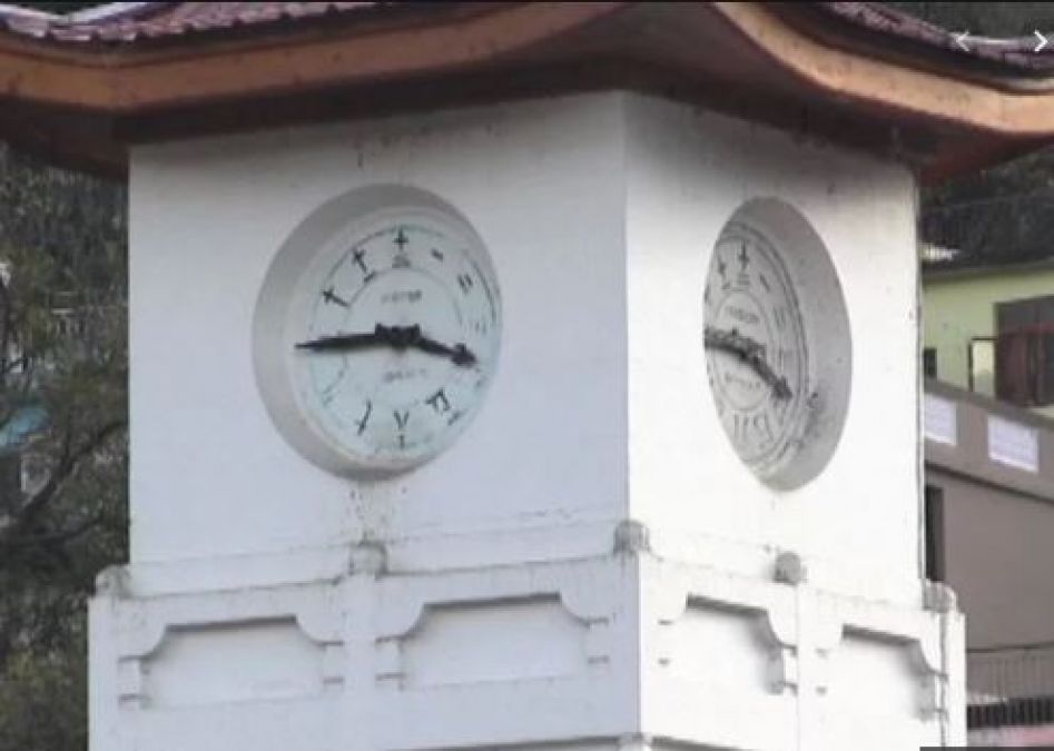 Motor mechanic repaired historic Ghanta Ghar clock in Mandi in Himachal Pradesh
