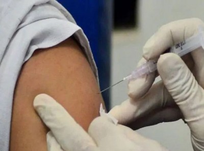 कोरोना टीकाकरण पर केंद्र ने बदली रणनीति, जानिए आपके राज्य में कब लगेगी वैक्सीन
