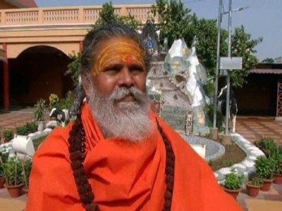 Saints' outrage over Tandav continues, Mahant Narendra Giri issues statement