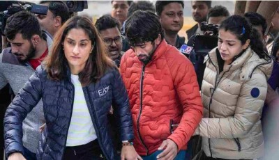 Wrestlers' delegation reached Sports Ministry to talk along with Babita Phogat