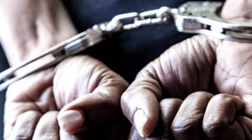 नोएडा में मुठभेड़ के बाद पुलिस ने बदमाशों को किया गिफ्तार