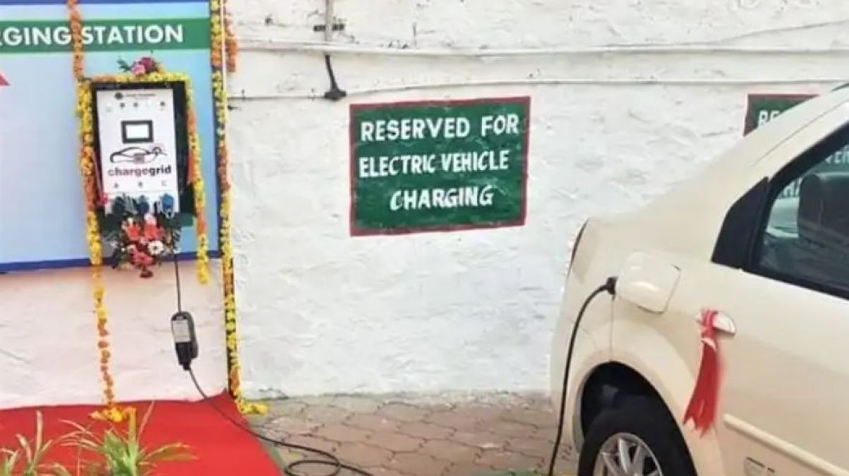 इलेक्ट्रिक गाड़ियों की खरीद को प्रोत्साहित कर रही दिल्ली सरकार, किए 2 समझौते