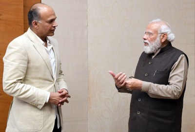 Why did Ashutosh Gowariker meet PM secretly?