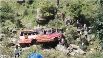 Tragic incident in Kathua, 5 died as bus fell into a gorge