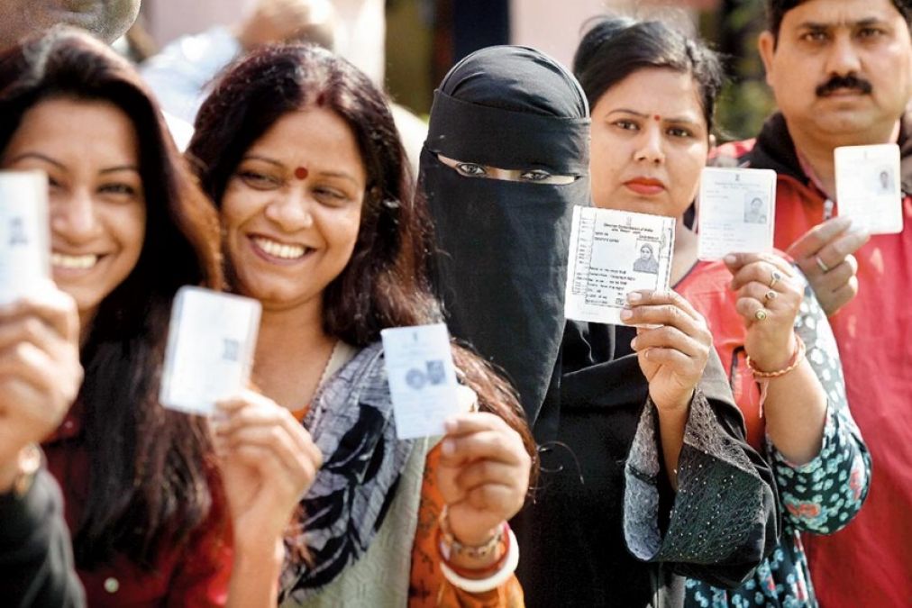 Now Voter ID will be linked with Aadhar card, Election Commission engaged in preparations