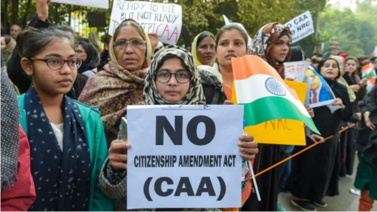 मुजफ्फरनगर: मदीना चौक पर CAA के खिलाफ प्रदर्शन, दिखे विवादित पोस्टर्स