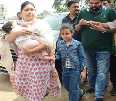 Daughter reaches to know Lalu Prasad Yadav's condition, got advice for sitting in the warm sun