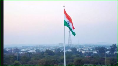 Know the difference in flag hoisting on 26 January and 15 August