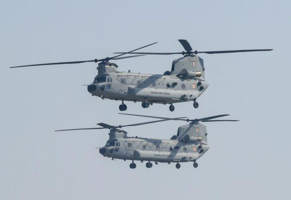 Republic Day Parade 2020: Chinook helicopter flashes in Rajpath