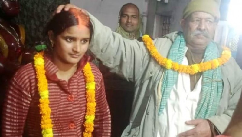 70-year-old man marries 28-year-old daughter-in-law, picture went viral on social media