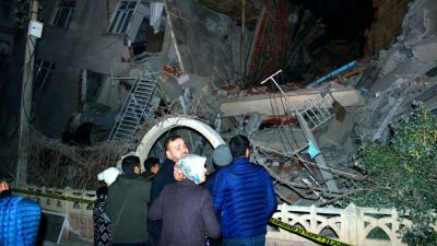 Earthquake hits Turkey, number of dead increased, more than 1000 injured