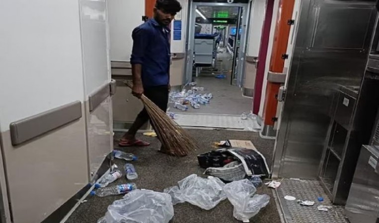 Waste found in Vande Bharat train, Railway Minister says this big thing after seeing pictures