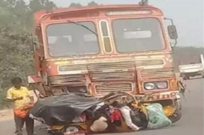Tragic road accident in Telangana, 6 people died