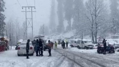 कश्मीरवासियों को ठंड से अभी नहीं मिलेगी राहत, मौसम विभाग ने जताया बर्फ़बारी का अनुमान