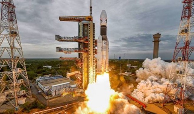 चाँद पर तिरंगा: 13 जुलाई को लॉन्च होगा चंद्रयान-3 ! ISRO चीफ बोले- पुरानी परेशानियां सामने ना आएंगी
