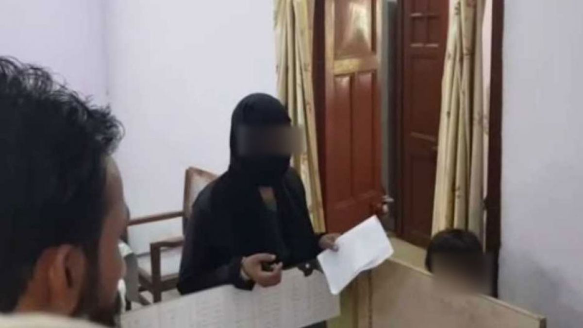 Man gave Triple Talaq to Wife calling her fat, victim woman reached police station