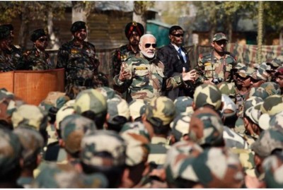 PM Modi reachs Leh amidst India-China border tension
