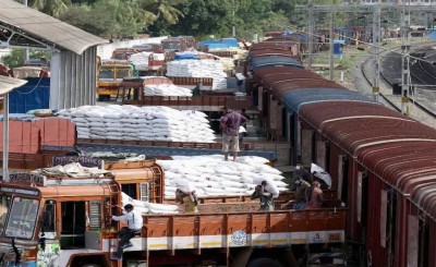 Indian Railways sets record in Corona period, earns Rs 11,186 crore in a month
