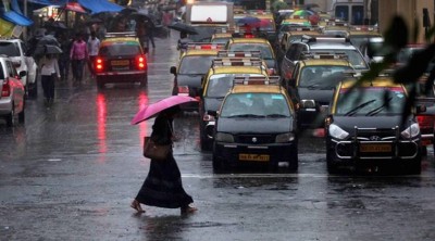 Heavy rain starts in Delhi, Orange alert for next two days in Mumbai