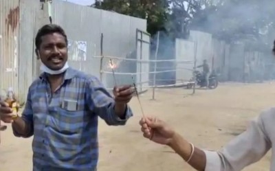 Tamil Nadu: People burn crackers when liquor shop open after 2 months of lockdown